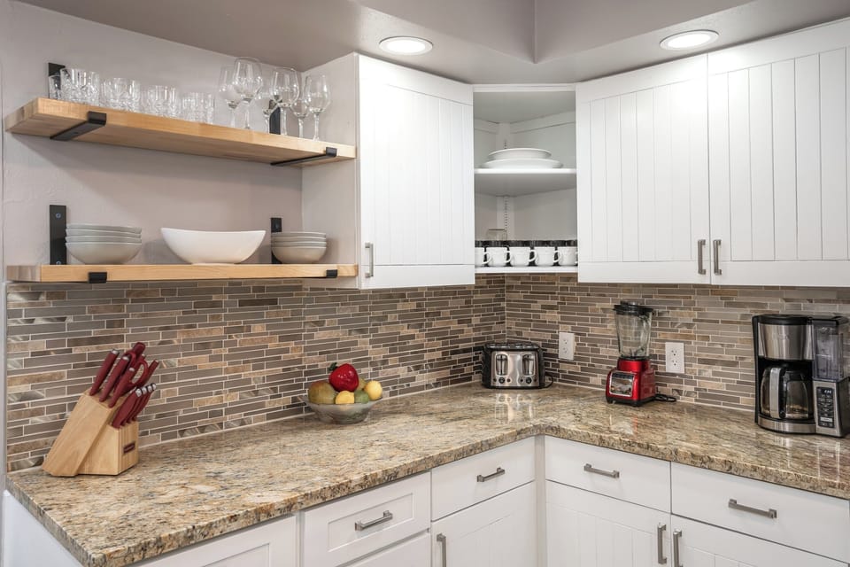 Gourmet kitchen