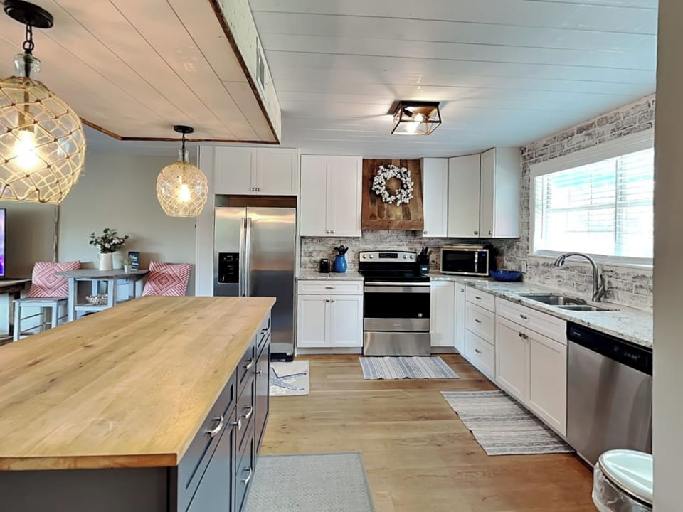 Full Kitchen