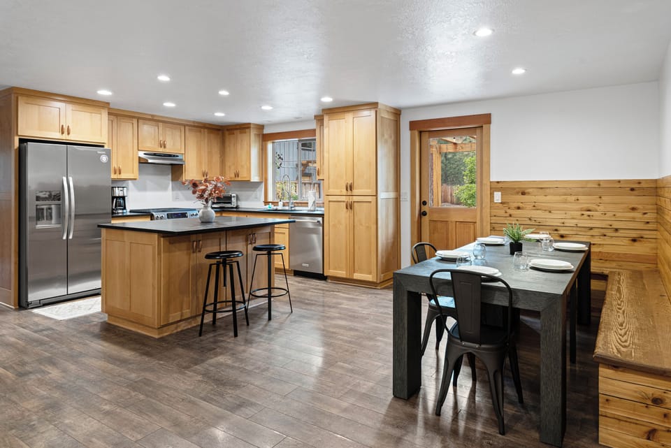 Kitchen and Kitchen island