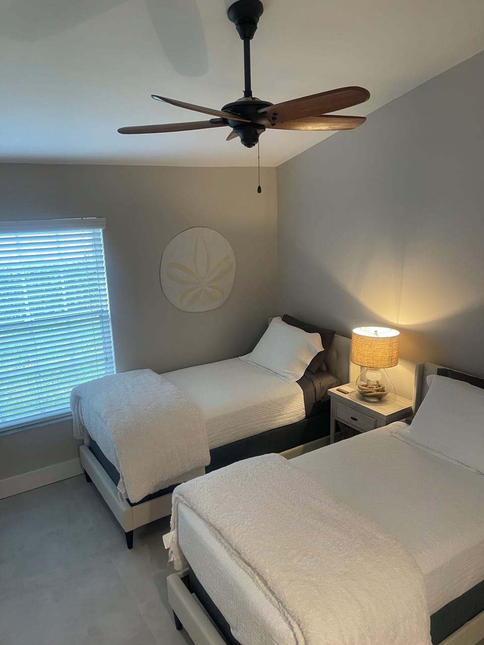 3rd Bedroom with 2 Twin Beds