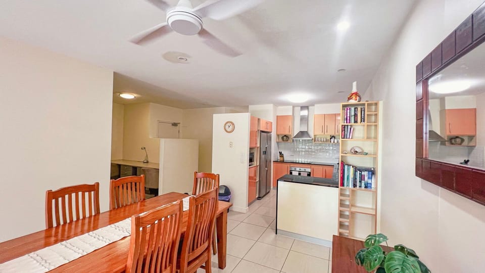 Dining to Kitchen