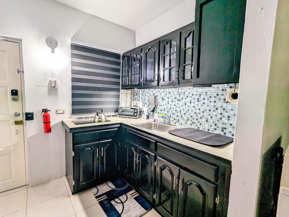 Kitchen with amenities 