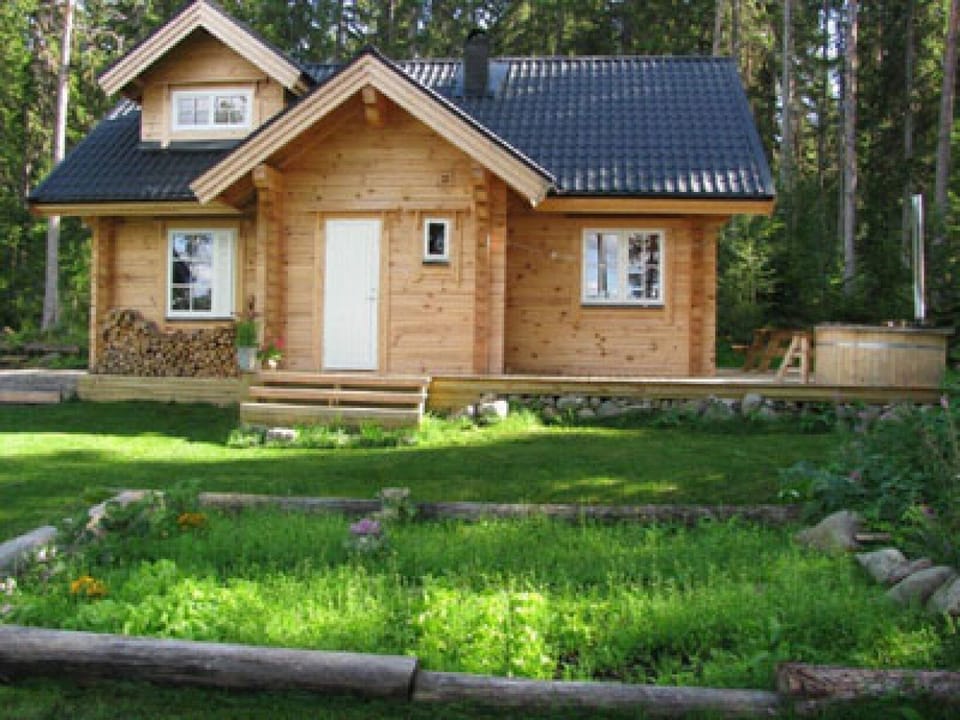 rear with hot tub