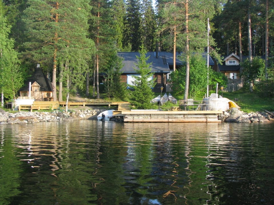 spadeck with 2 hottubs and sauna....or a perfect start for a canou tour!
