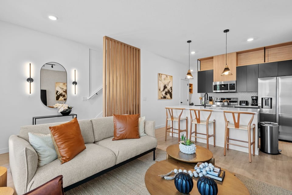 Warm and inviting: A modern living room with plenty of seating.
