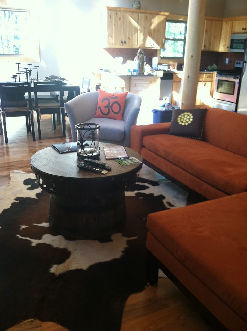 Living room.
