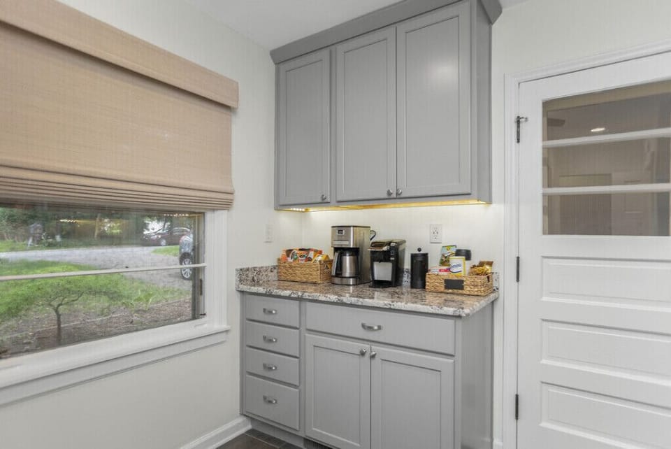 Lots of Coffee Options… Drip, Keurig and French Press.