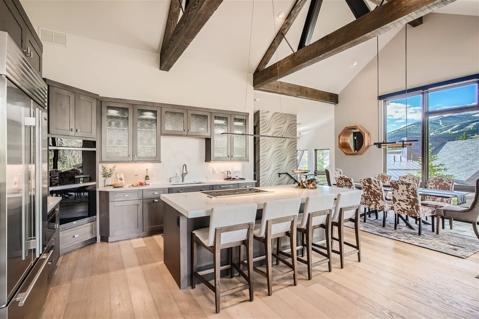 Modern kitchen breakfast bar seating for 4