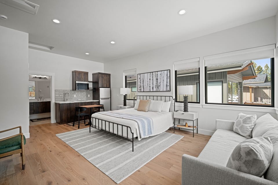 18137 Forestbrook-39