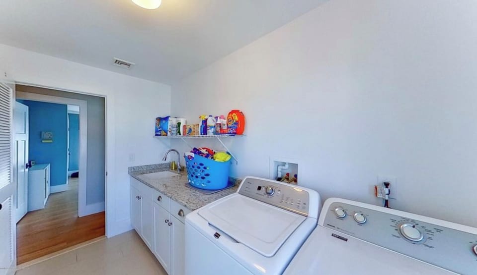 2nd Floor Laundry Room, Near King Bedroom 2