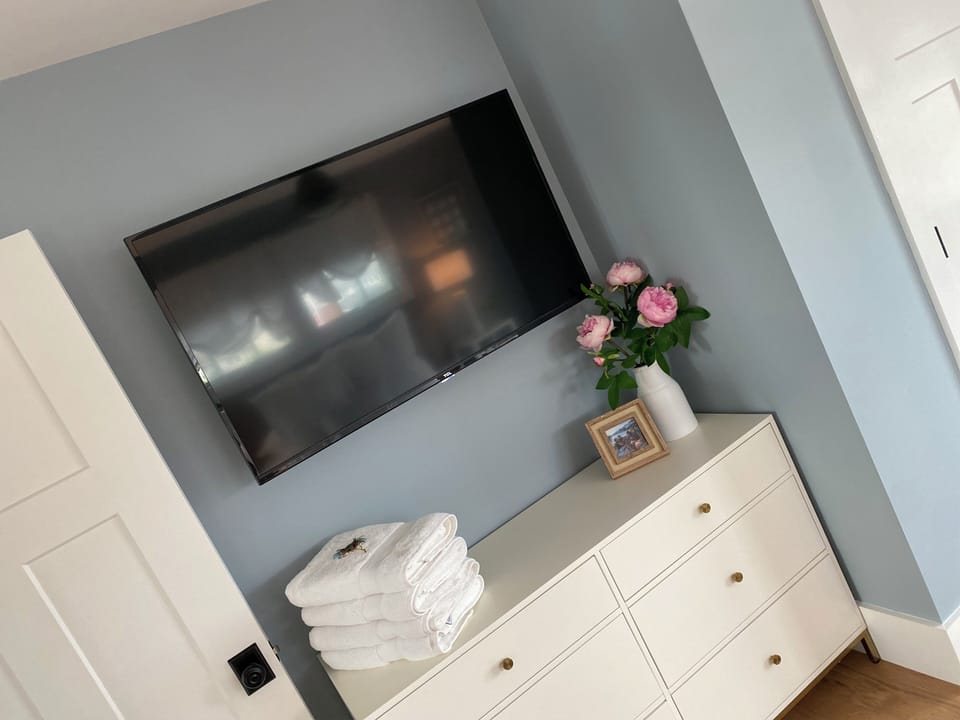 Second Floor King Bedroom 2 - View Of TV From Bed
