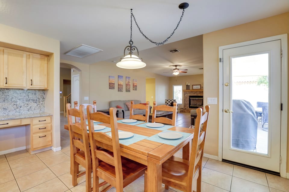 Breakfast Table | Dishware & Flatware Provided