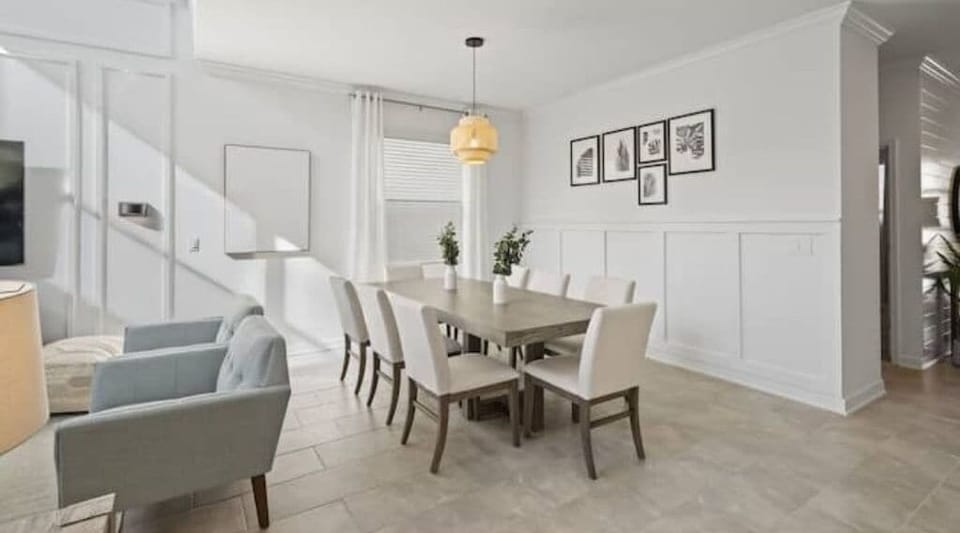 Dining Area That Seats 8 People