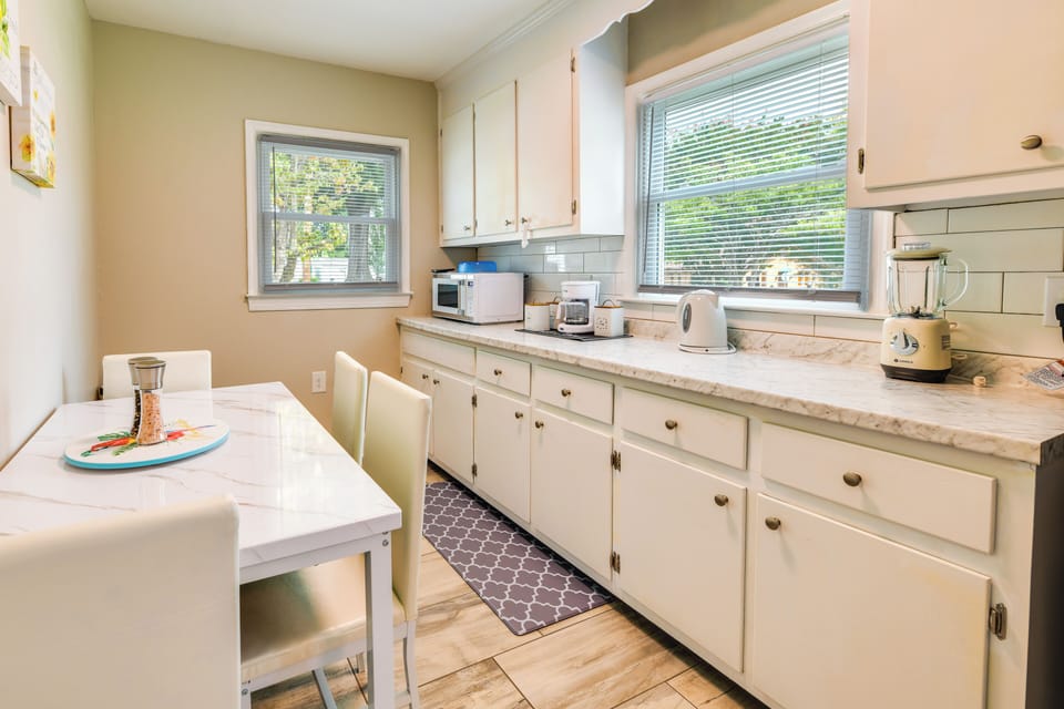 Kitchen | Free WiFi | Central A/C
