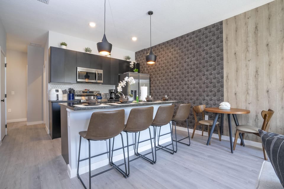 Fully Equipped Kitchen + Dinner Table