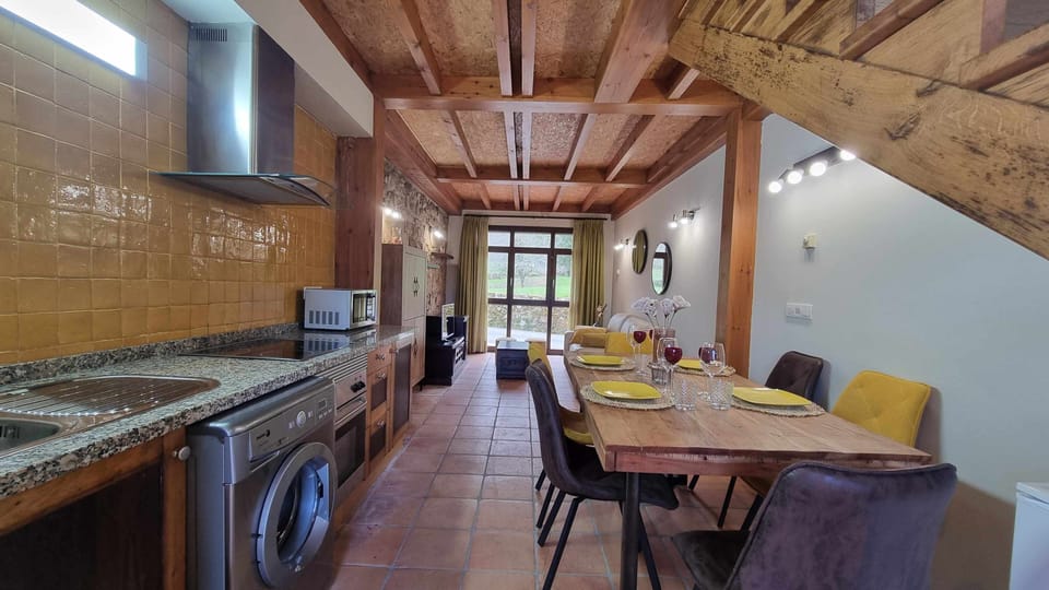 Kitchen or kitchenette,Living room,Dining area
