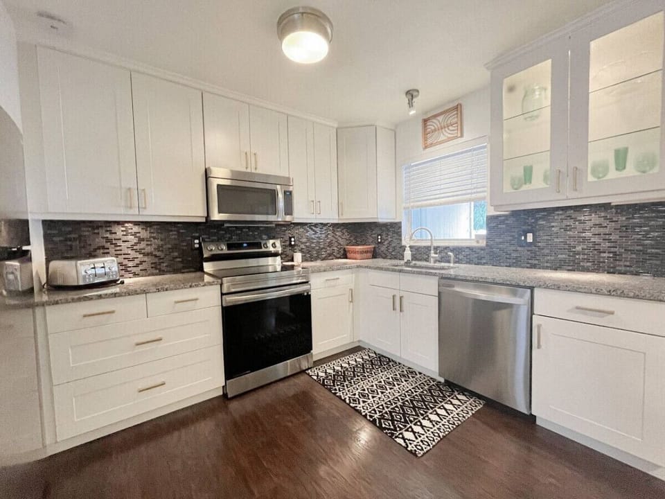 Spacious Kitchen Fully Stocked w/ Cooking Essentials
