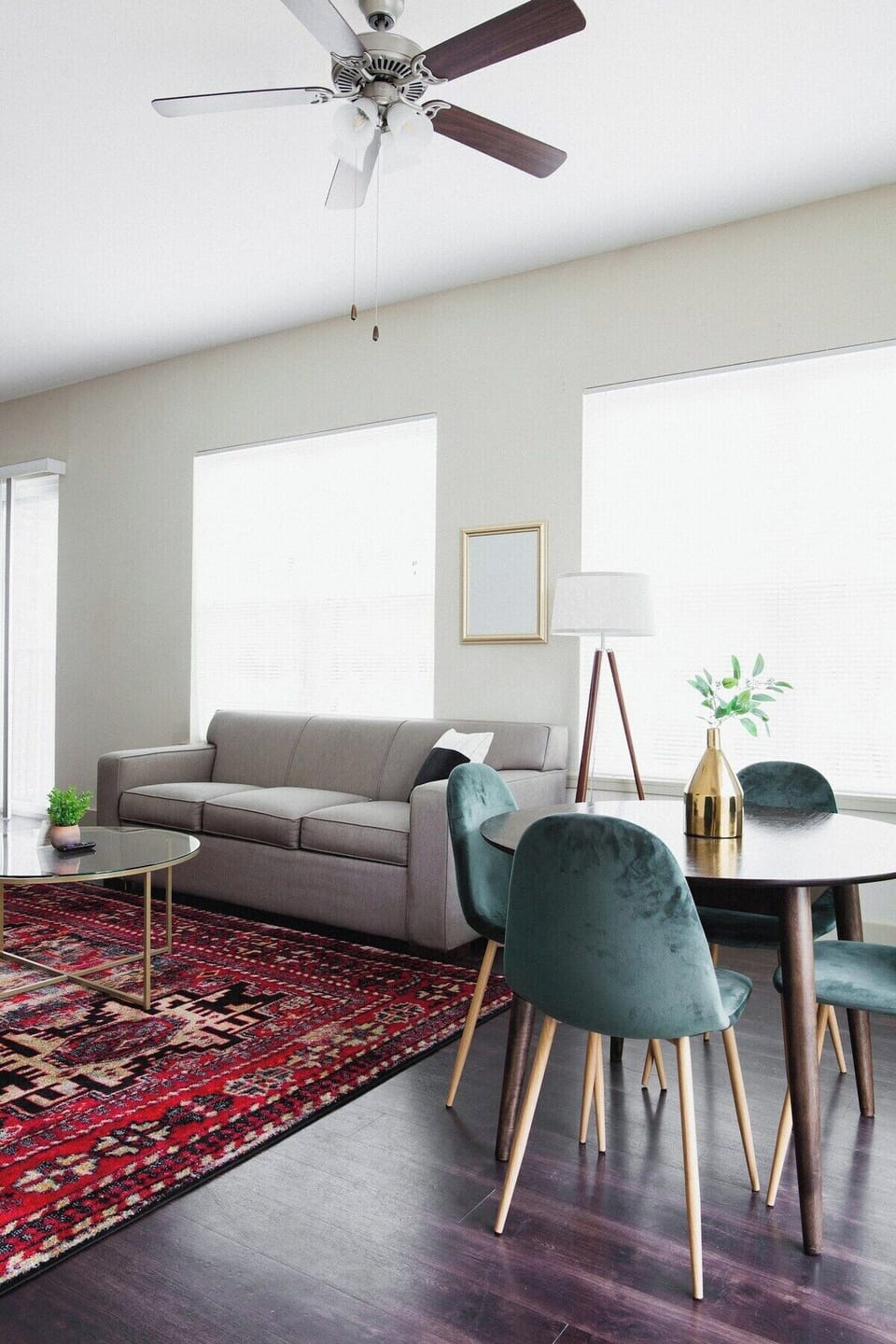 Spacious living in this corner unit