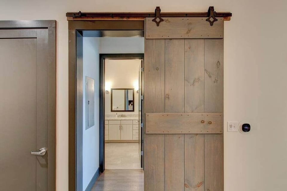 We didn't forget the small details like this barndoor