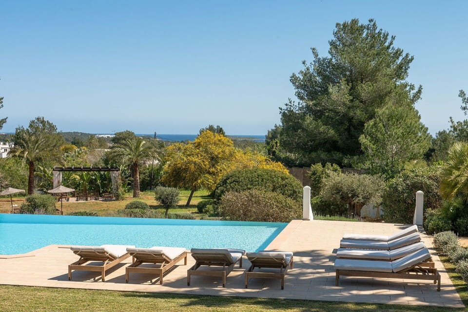 Activities, Amenities, Building Exterior, Garden, Main Entrance, Spring, Summer