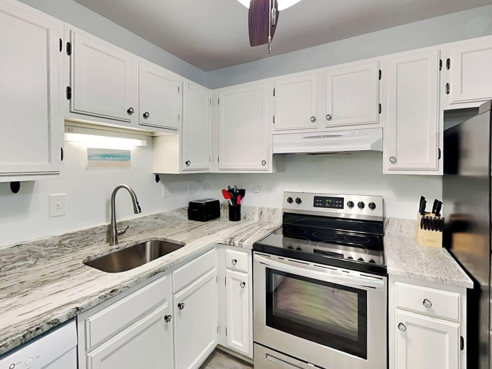 Full Kitchen