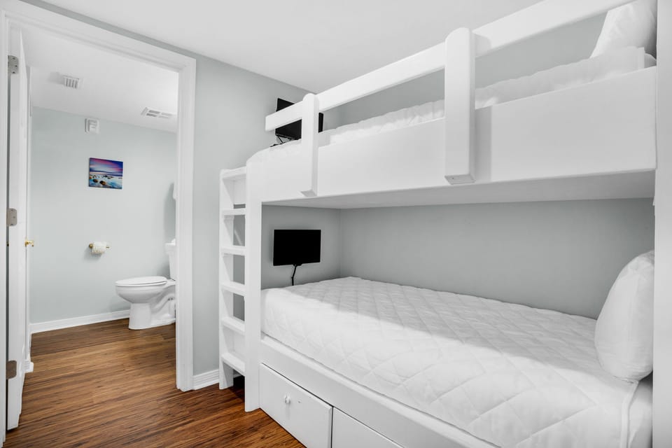 Bunk room
