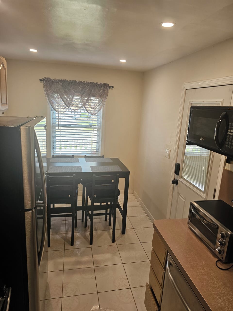 Dinning Area & kitchen 