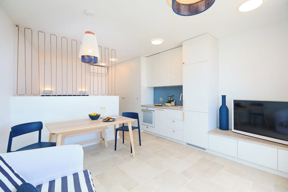 living / dining area