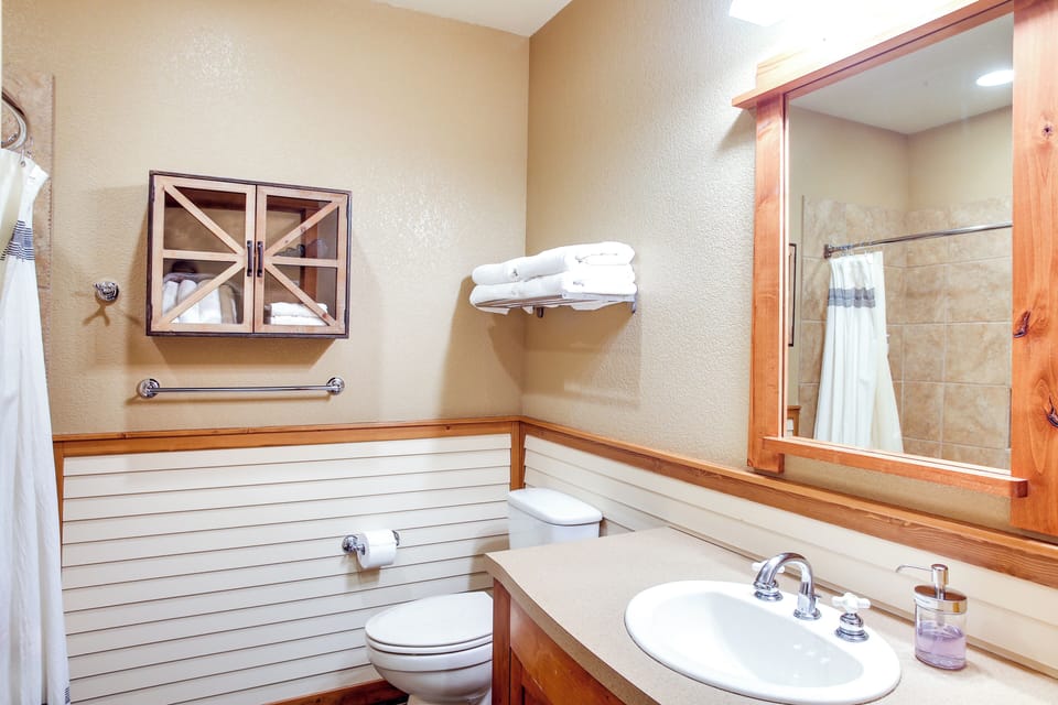 Bathroom | Shower | Towels Provided | Complimentary Toiletries | Hair Dryers