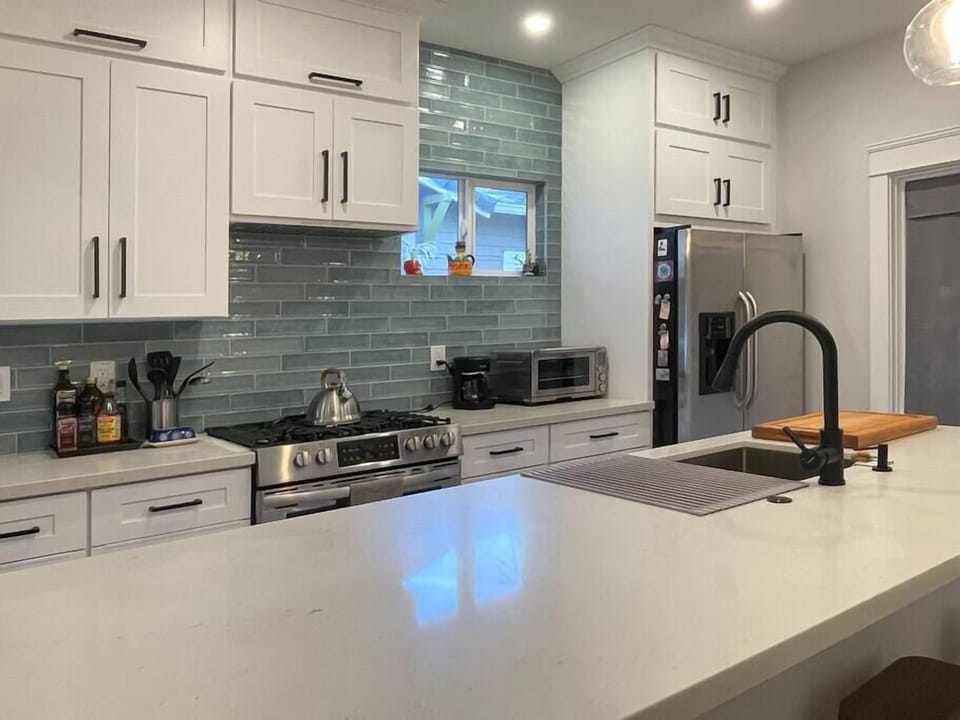 A full kitchen to make great meals...you'll see.