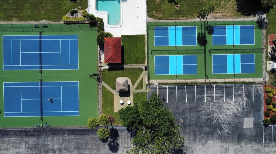 Newly Redone pickleball and tennis courts 