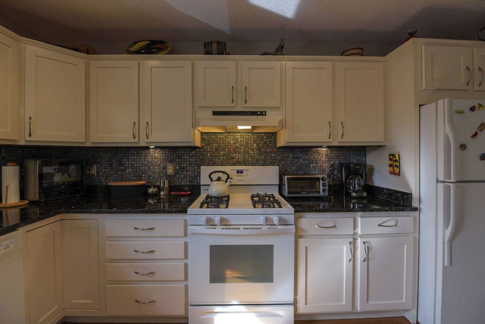  A fully equipped kitchen to fulfill your culinary dreams.