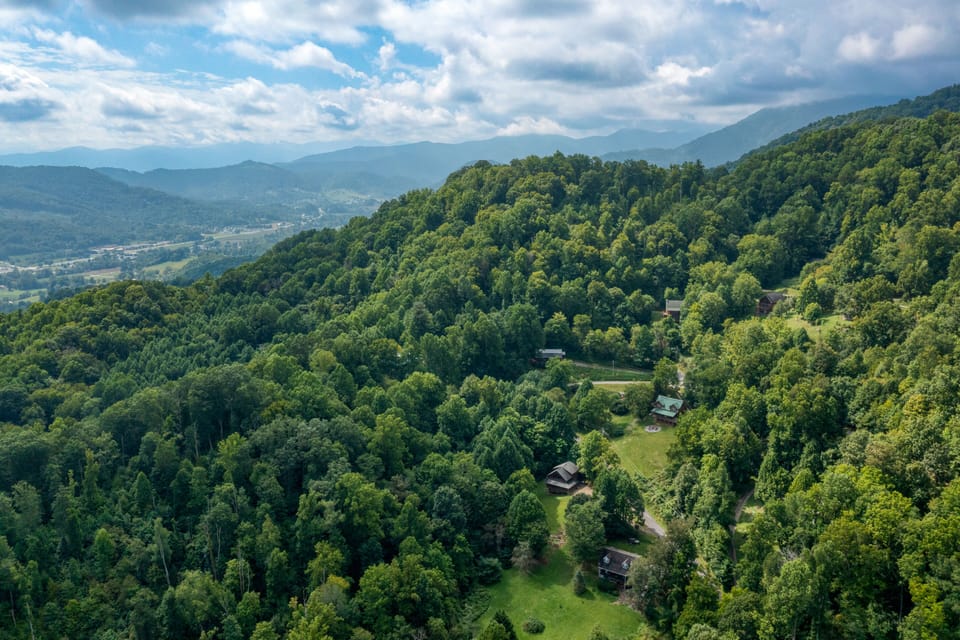 Nature's grandeur surrounds you at Mountain Gem.