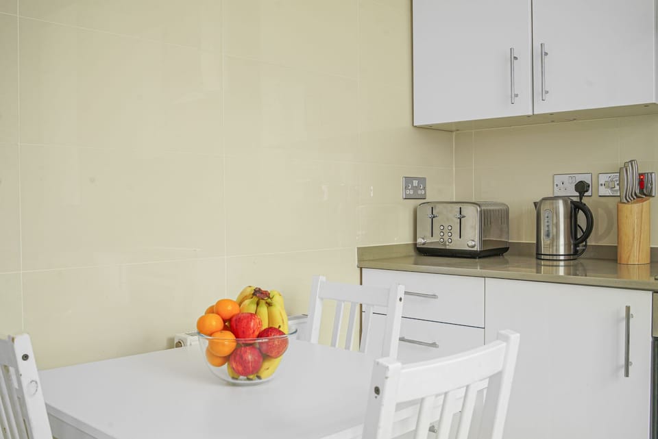 The kitchen and dining area