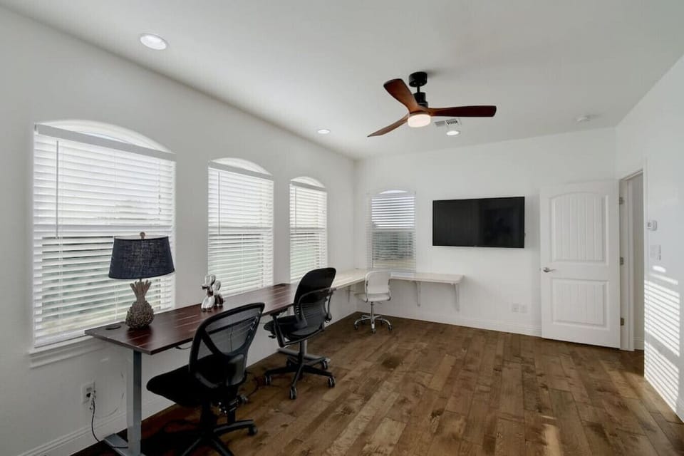 dedicated office space with twin trundle bed for additional sleeping capacity.