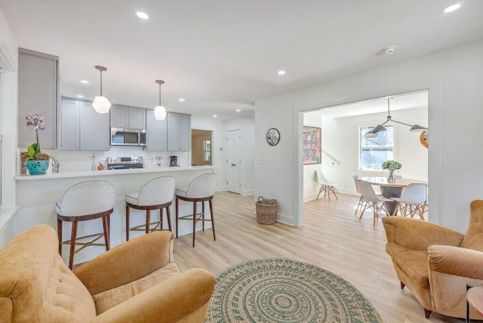 Open-concept kitchen and dining area, perfect for entertaining and family meals.