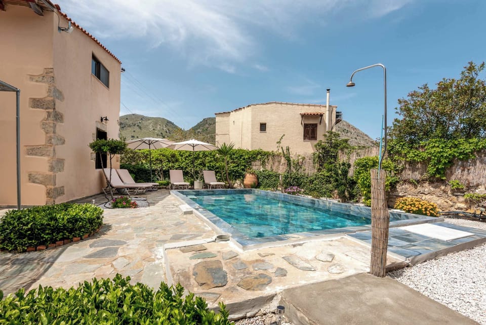 Charming Traditional Environment Featuring a Private Pool