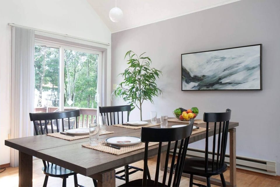 Seating for 9 at our dining room table perfect for large meals with the family.