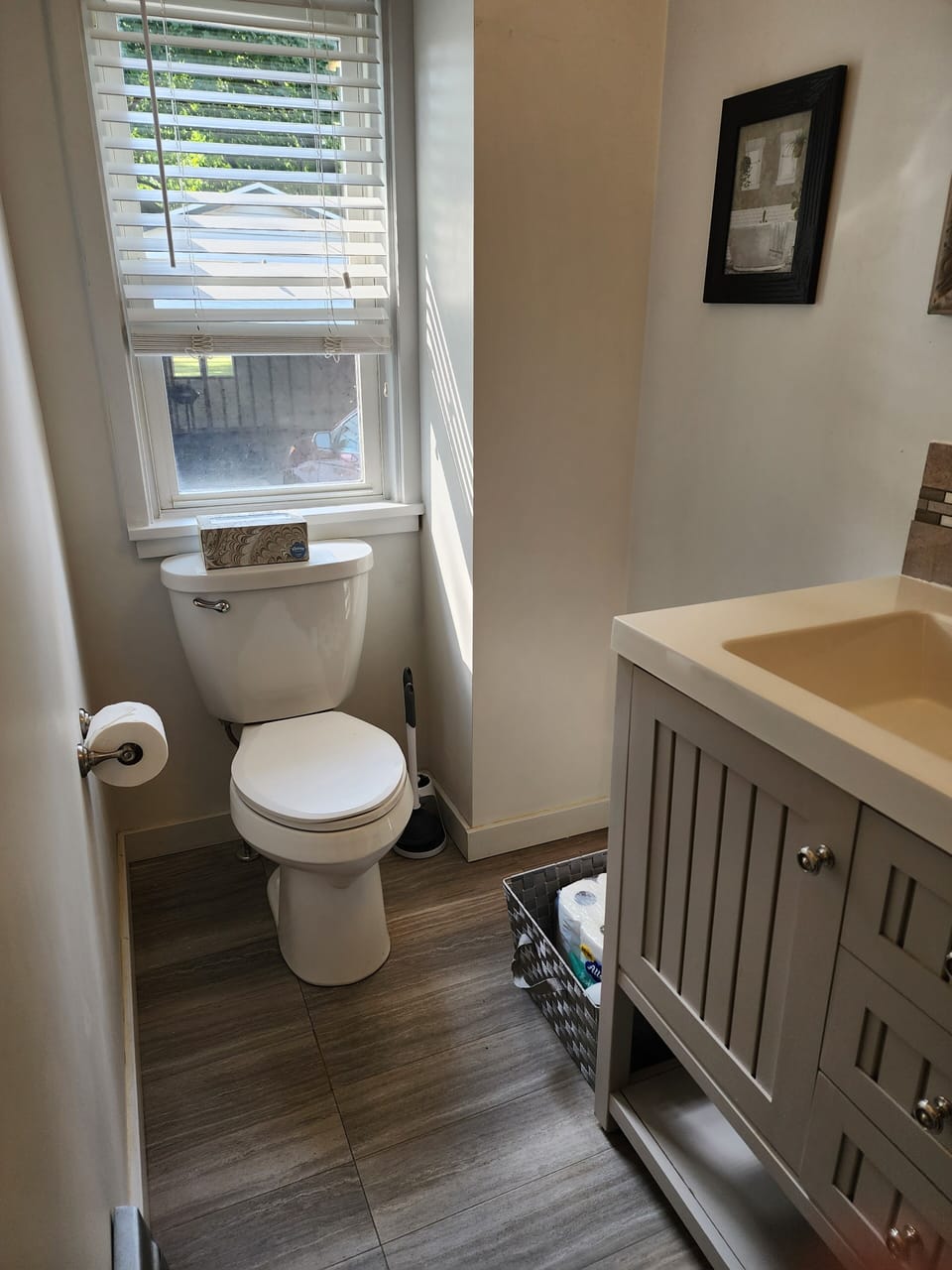 bathroom 