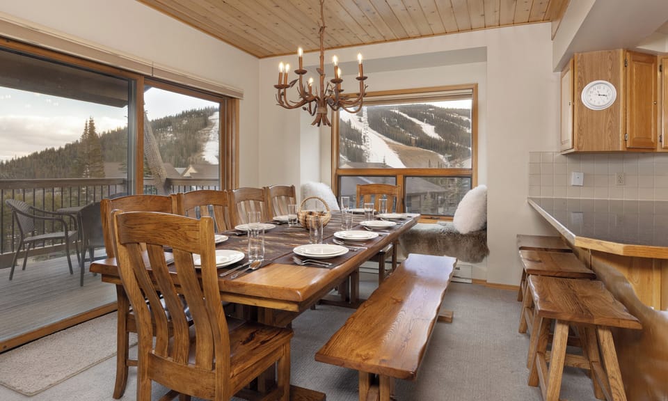 BH 302 Downhill 301 dining3