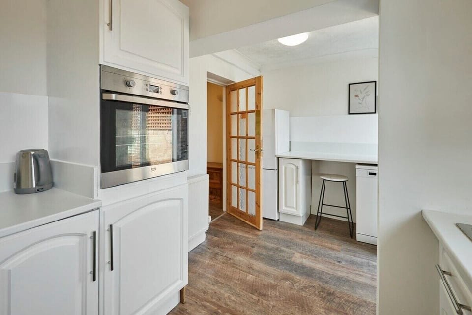 Church Street, Golborne - Host & Stay