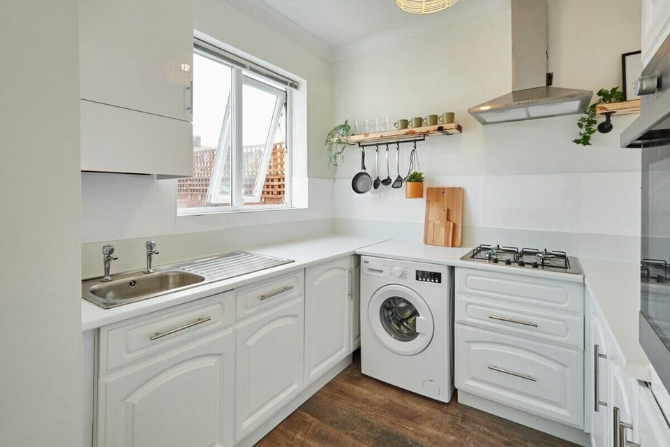 Church Street, Golborne - Host & Stay