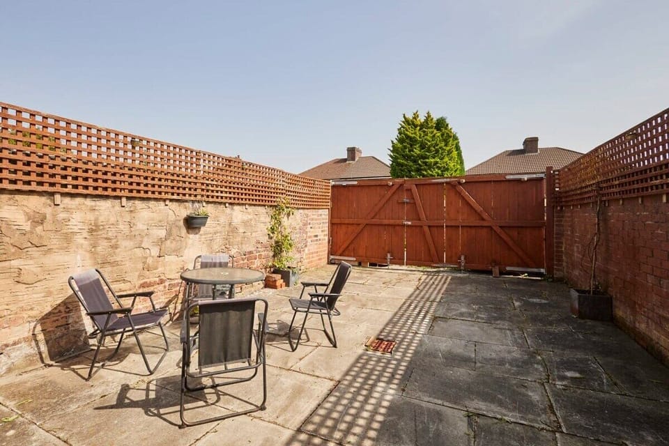 Church Street, Golborne - Host & Stay