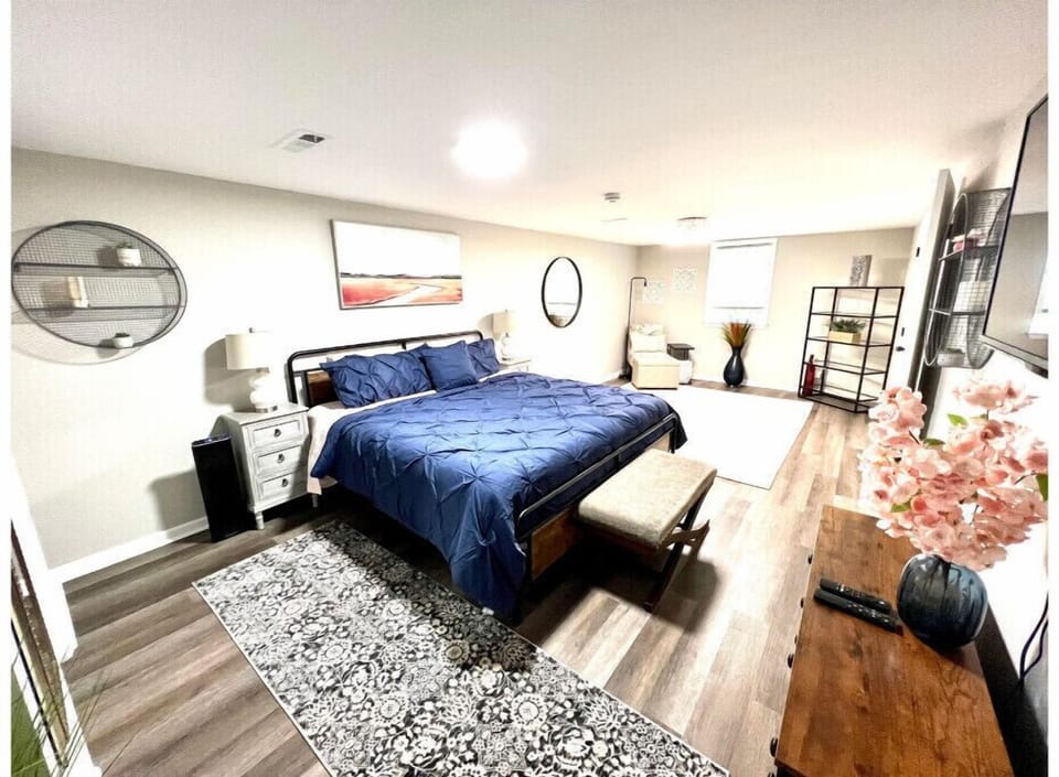 Lower level master suite with 1/2 bath