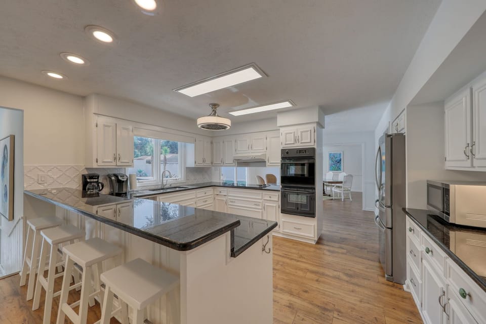 Chef's kitchen has everything you need to feed the crew! 