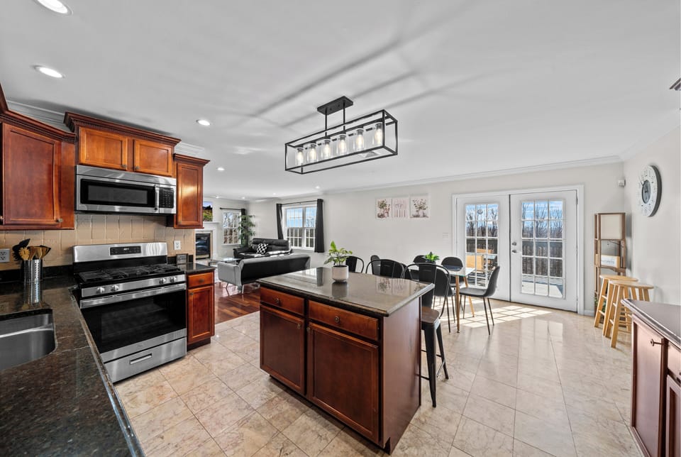 Full Kitchen