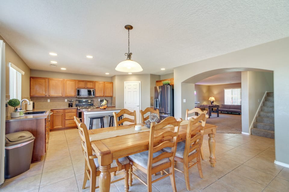 Dining Area | Dining Table | Dishware/Flatware
