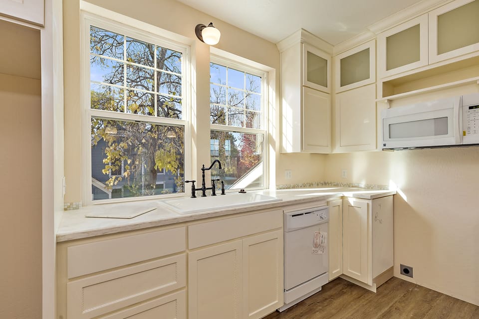 Spacious kitchen. (just before the induction cooktop with oven was installed)