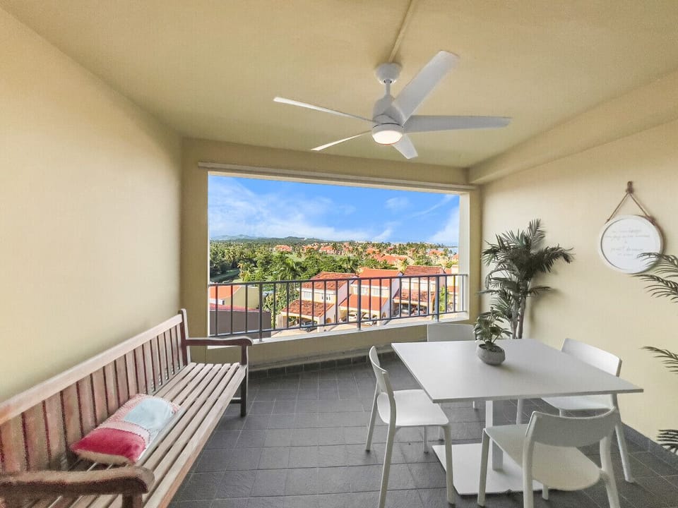 Relax on a cozy Balcony with Stunning Views