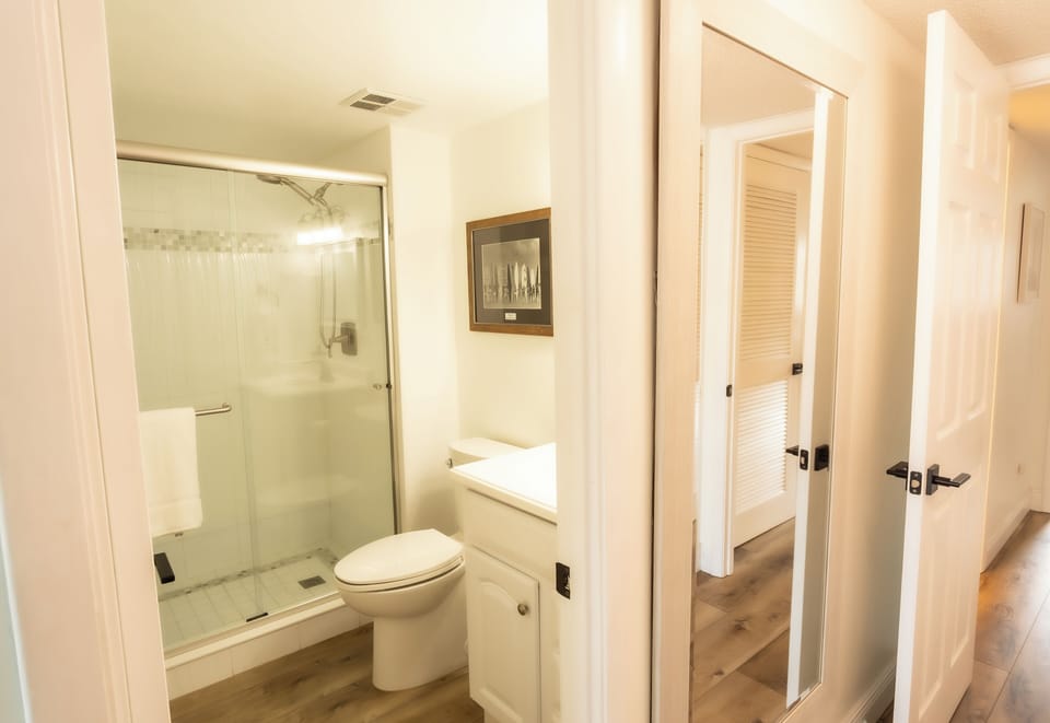 Freshen up before dinner after a long day in the sun.